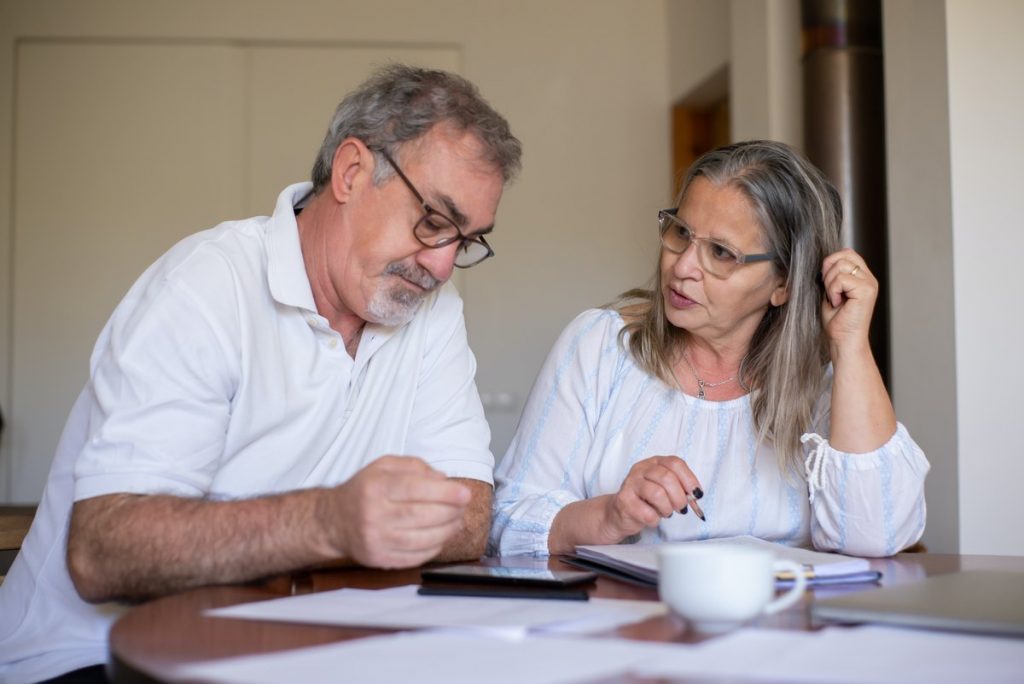 Werk Vinden Alphen dame en heer in overleg
